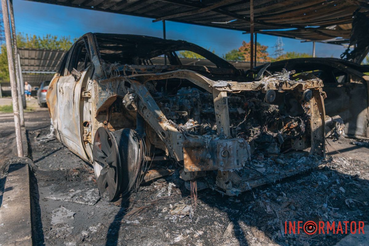 У Дніпрі загинули двоє людей Знищені авто, потрощений 26-поверховий ЖК: як виглядають місця «прильотів» 26 липня у Дніпрі 49