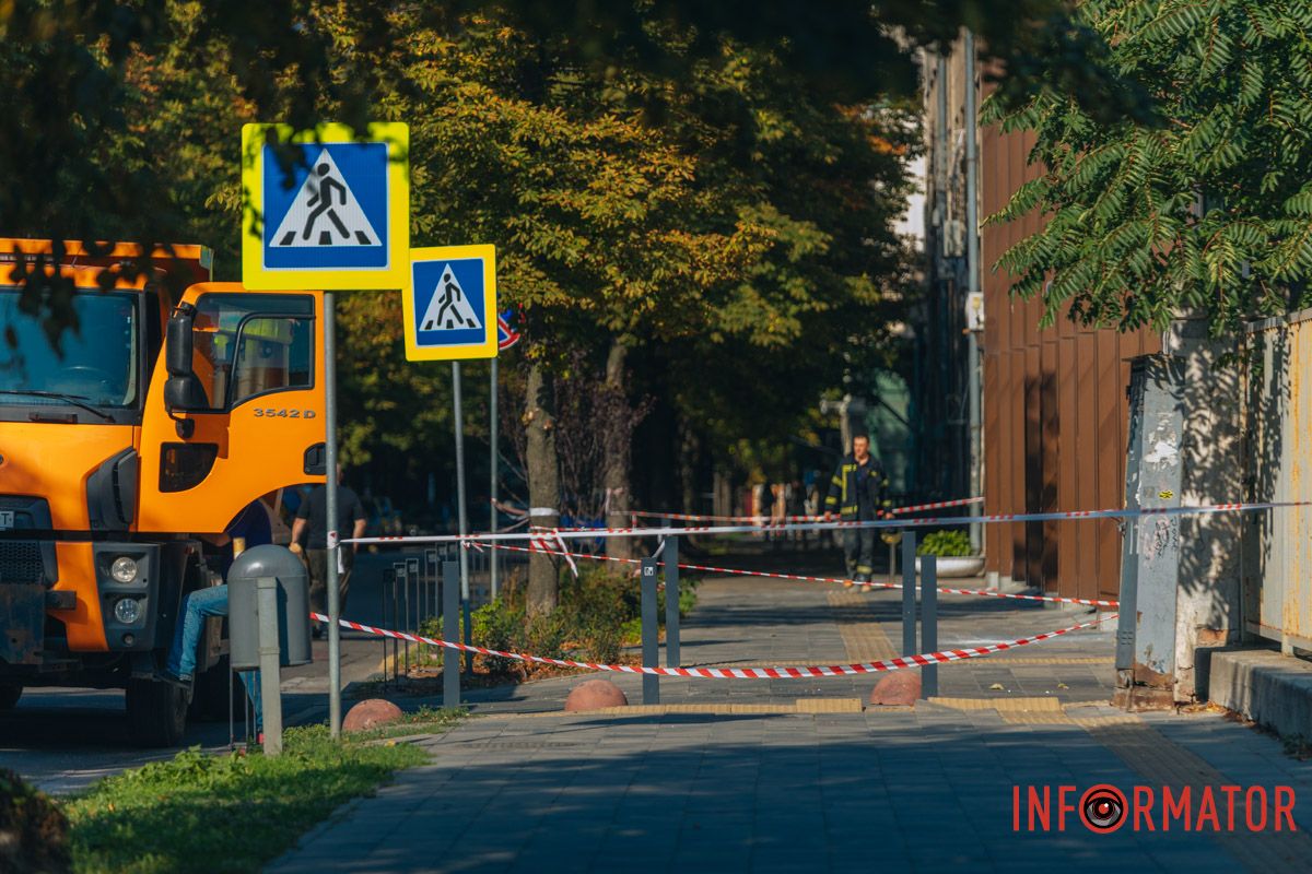 Війська рф били по центру міста Знищені авто, потрощений 26-поверховий ЖК: як виглядають місця «прильотів» 26 липня у Дніпрі 48