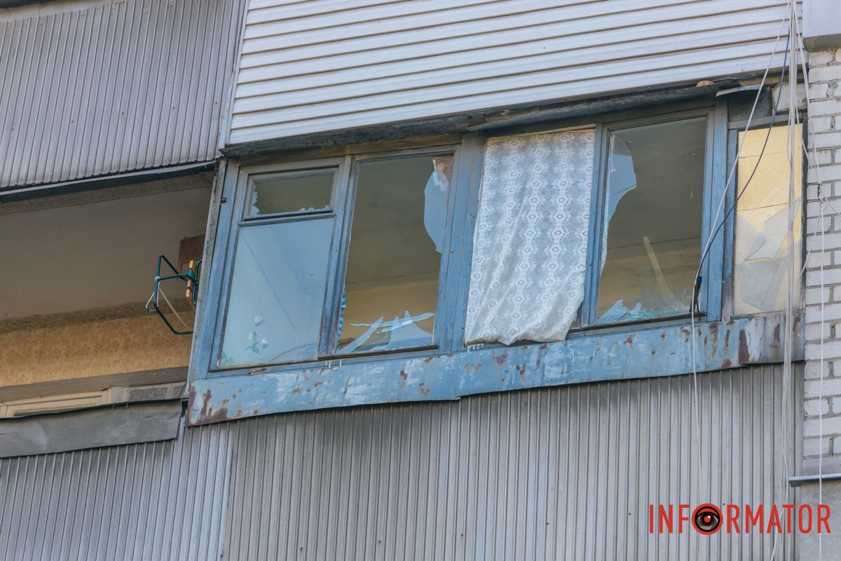 Пошкоджені вікна відновлять Знищені авто, потрощений 26-поверховий ЖК: як виглядають місця «прильотів» 26 липня у Дніпрі 47