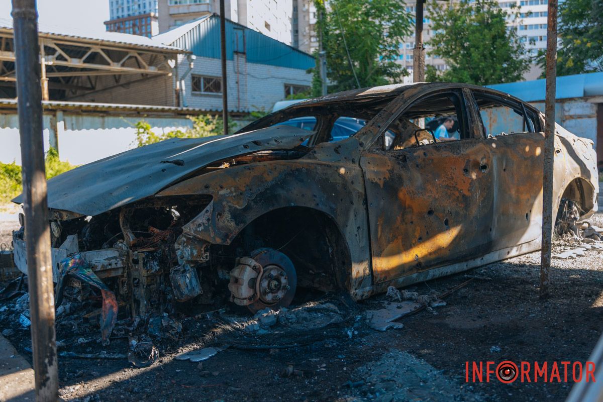 По Дніпру били усю ніч Знищені авто, потрощений 26-поверховий ЖК: як виглядають місця «прильотів» 26 липня у Дніпрі 38