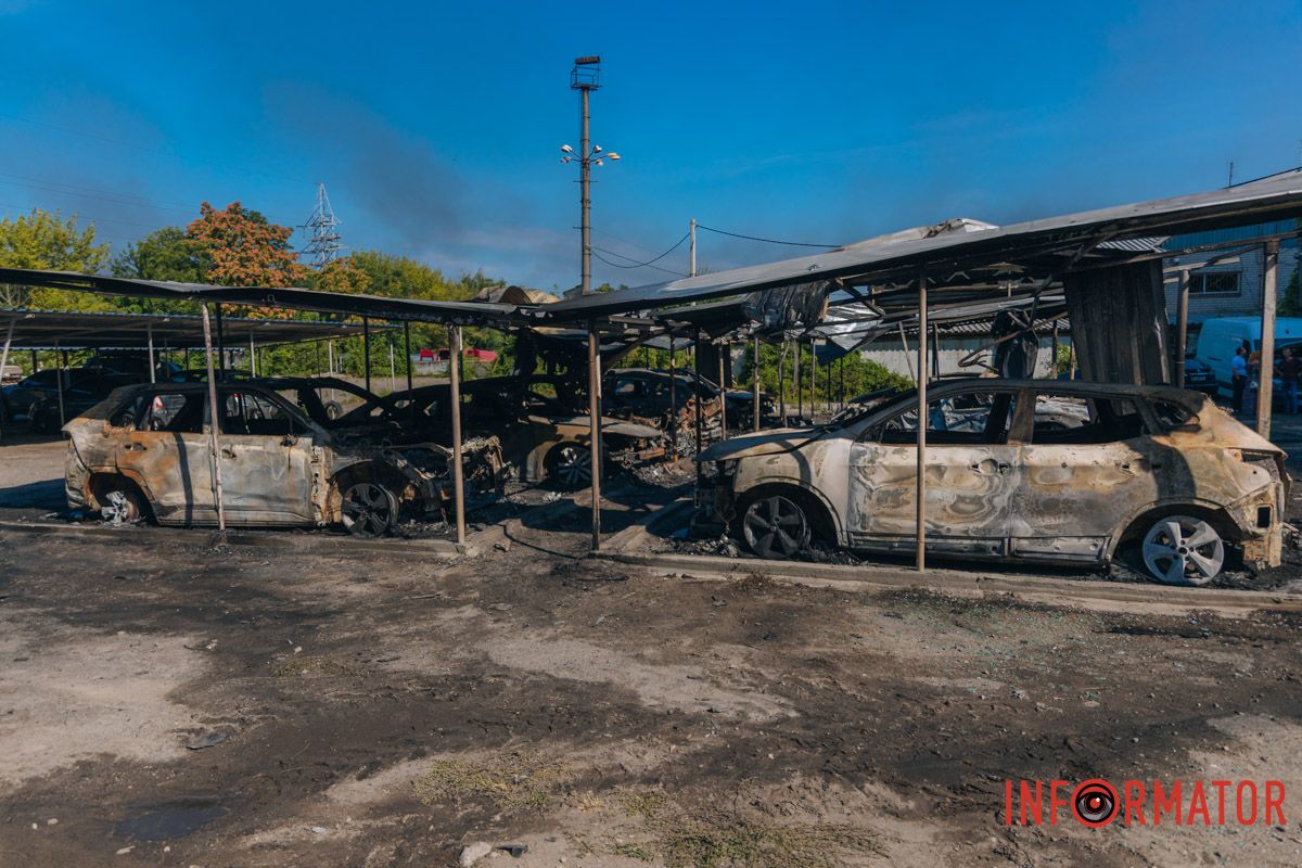 Війська рф перемогли паркінг Знищені авто, потрощений 26-поверховий ЖК: як виглядають місця «прильотів» 26 липня у Дніпрі 29
