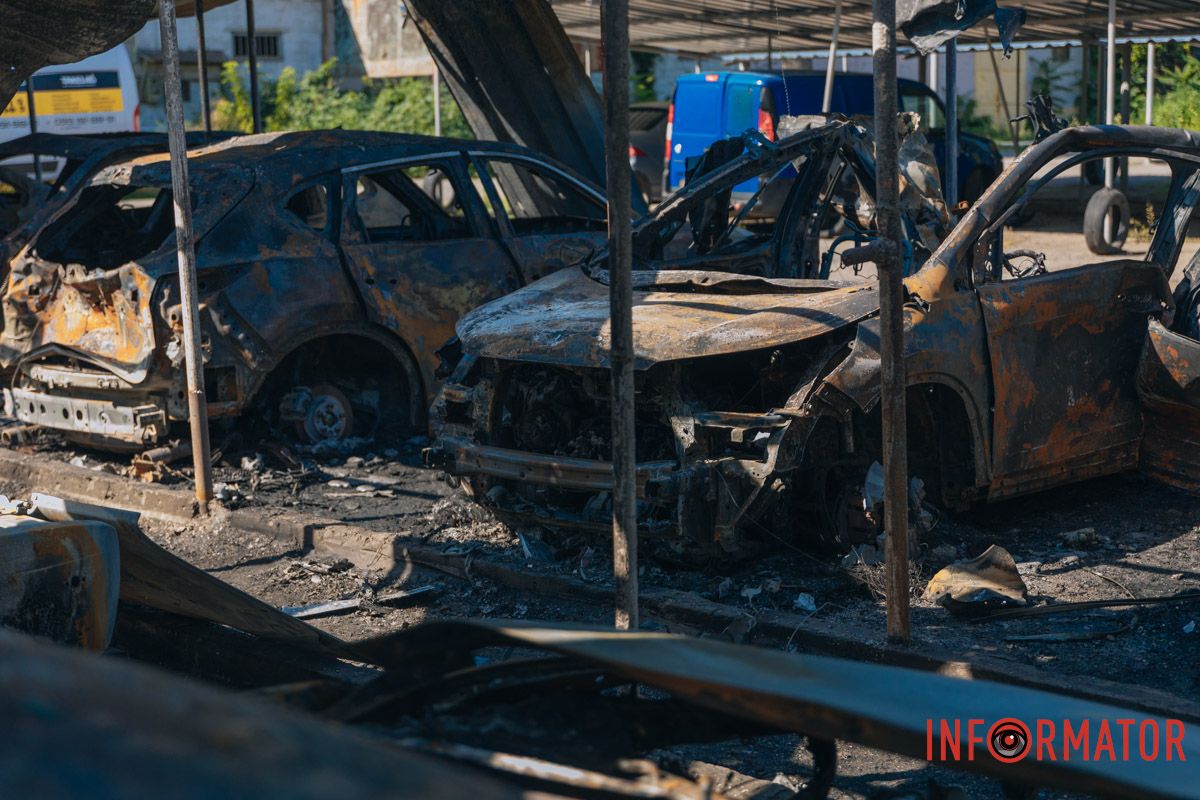 Місто спало... Знищені авто, потрощений 26-поверховий ЖК: як виглядають місця «прильотів» 26 липня у Дніпрі 18