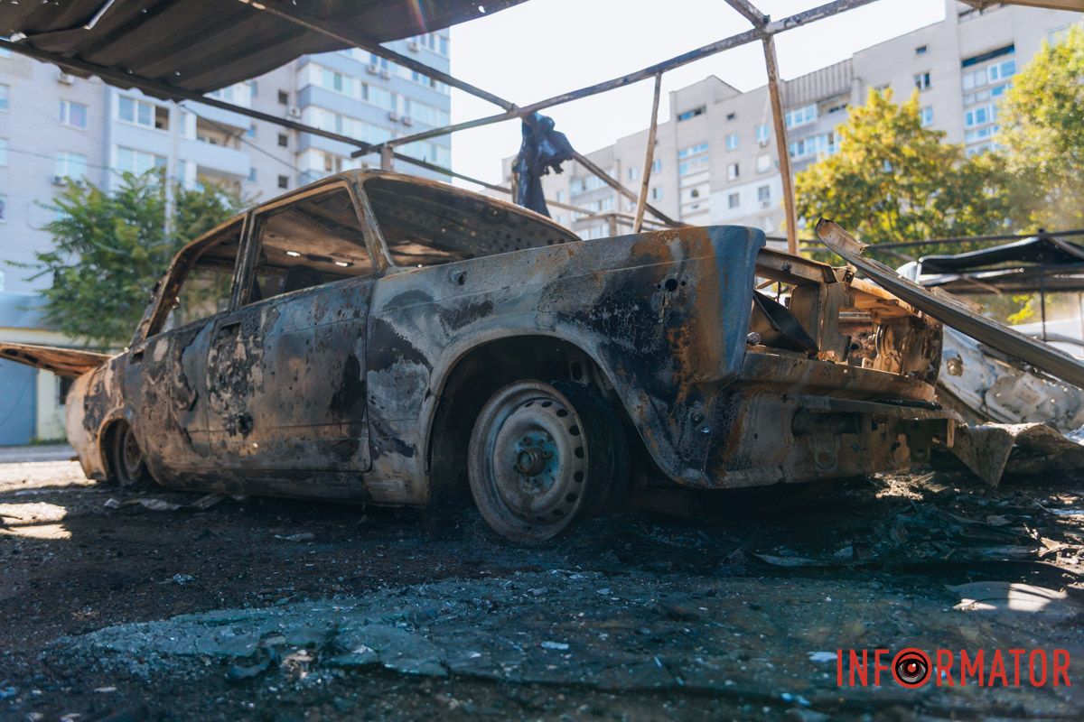 Черговий воєнний злочин рф Знищені авто, потрощений 26-поверховий ЖК: як виглядають місця «прильотів» 26 липня у Дніпрі 19
