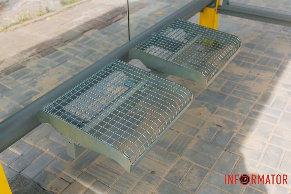 Замість лавки - сидіння  Замість лавки - сидіння