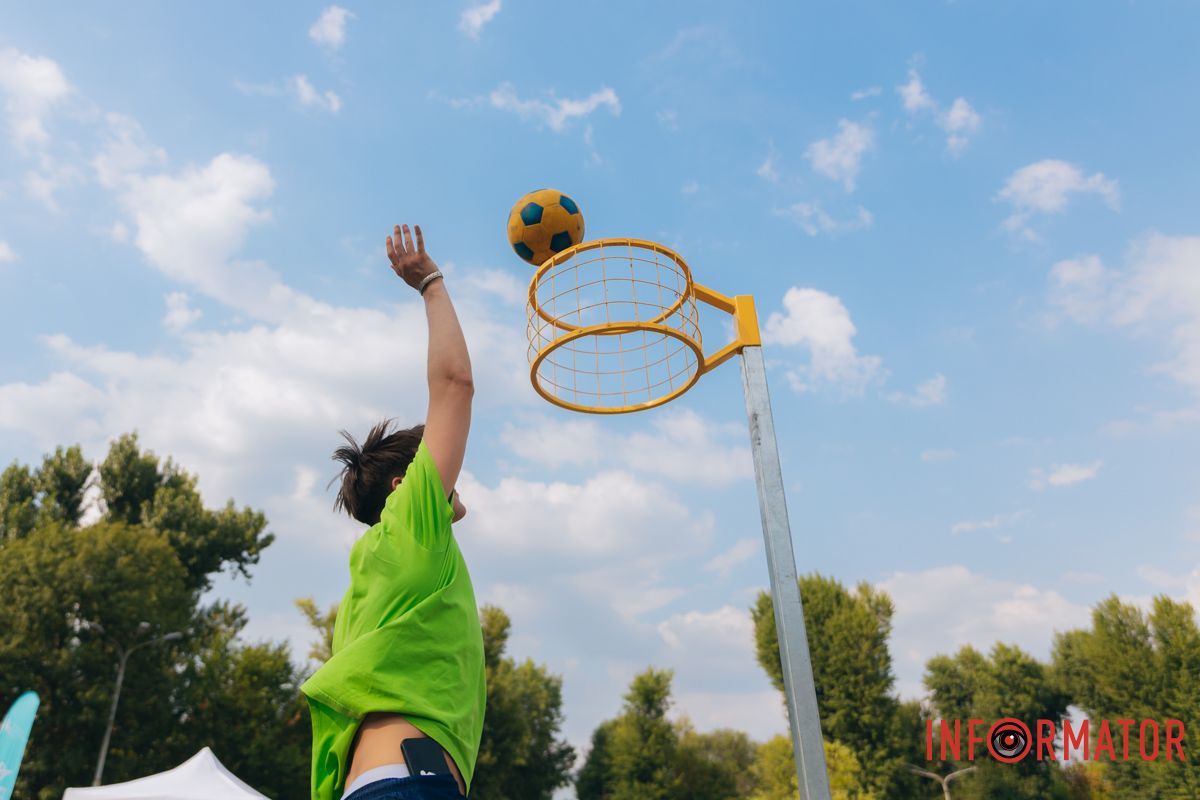 В межах програми ментального здоров'я “Ти як?” Олени Зеленської: у парку Глоби у Дніпрі проходить спортивно-оздоровчий захід 29
