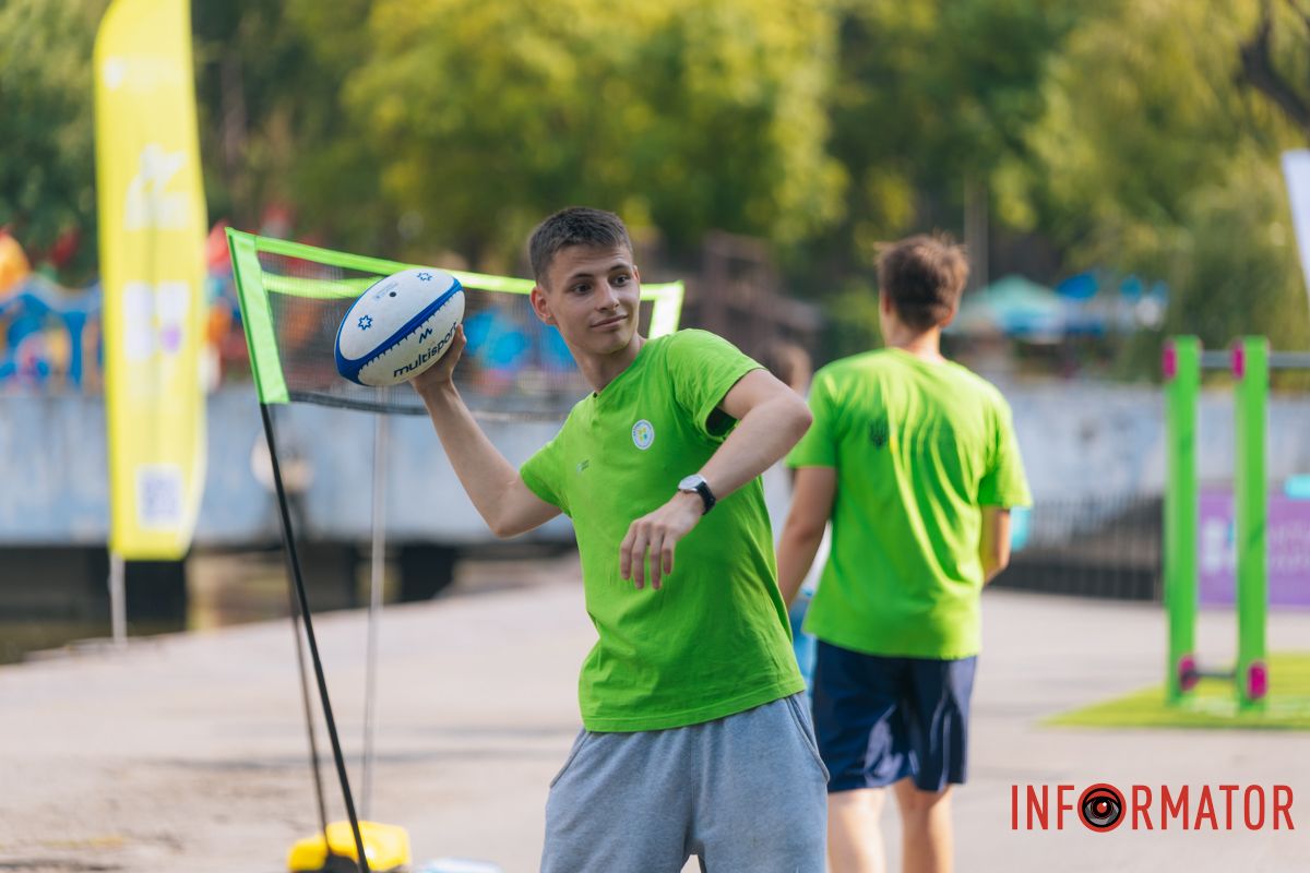 В межах програми ментального здоров'я “Ти як?” Олени Зеленської: у парку Глоби у Дніпрі проходить спортивно-оздоровчий захід 17