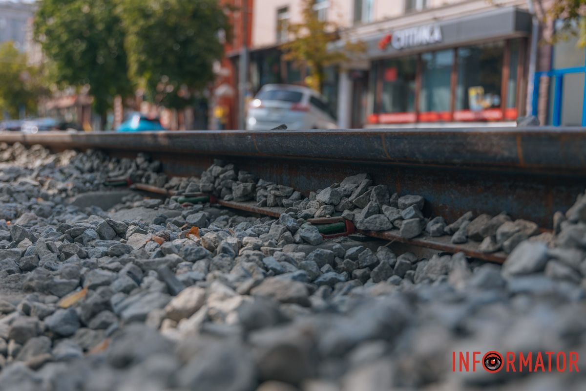 А вот на перекрестке проспекта Яворницкого и улицы Короленко движение на участке уже возобновили