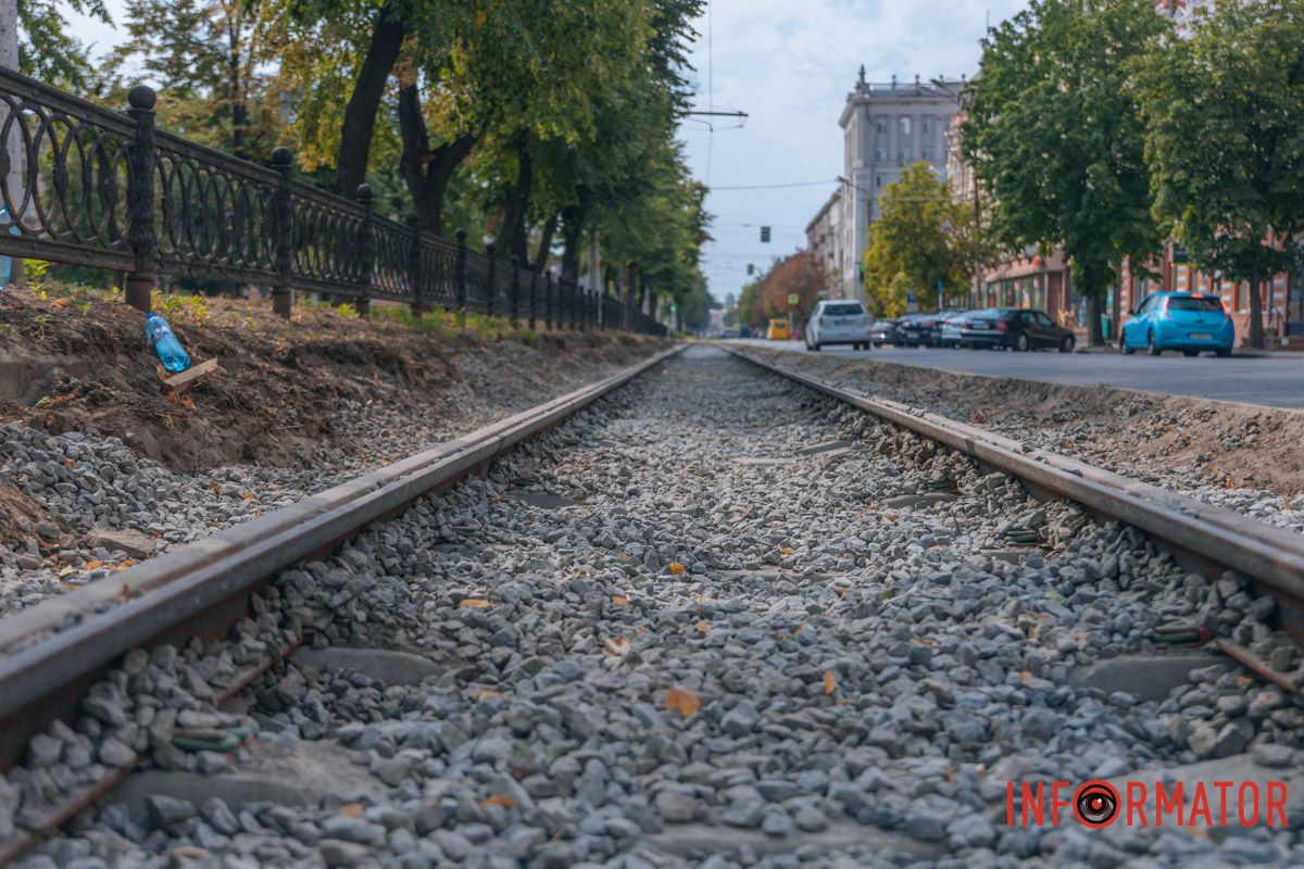 Продолжаются ремонтные работы и возле ЦУМа