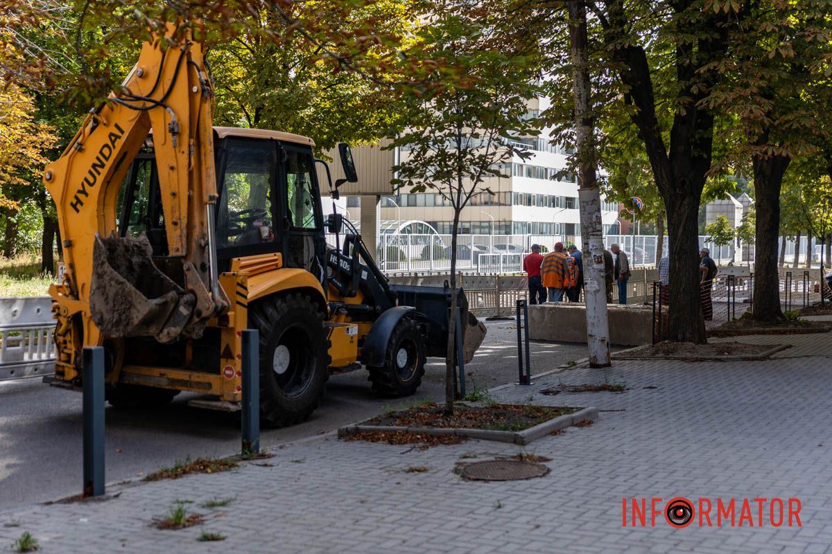 У п'ятницю, 1 серпня, у центрі Дніпра розпочались аварійні розкопки У Дніпрі перекрили частину вулиці Вернадського: що сталося 1