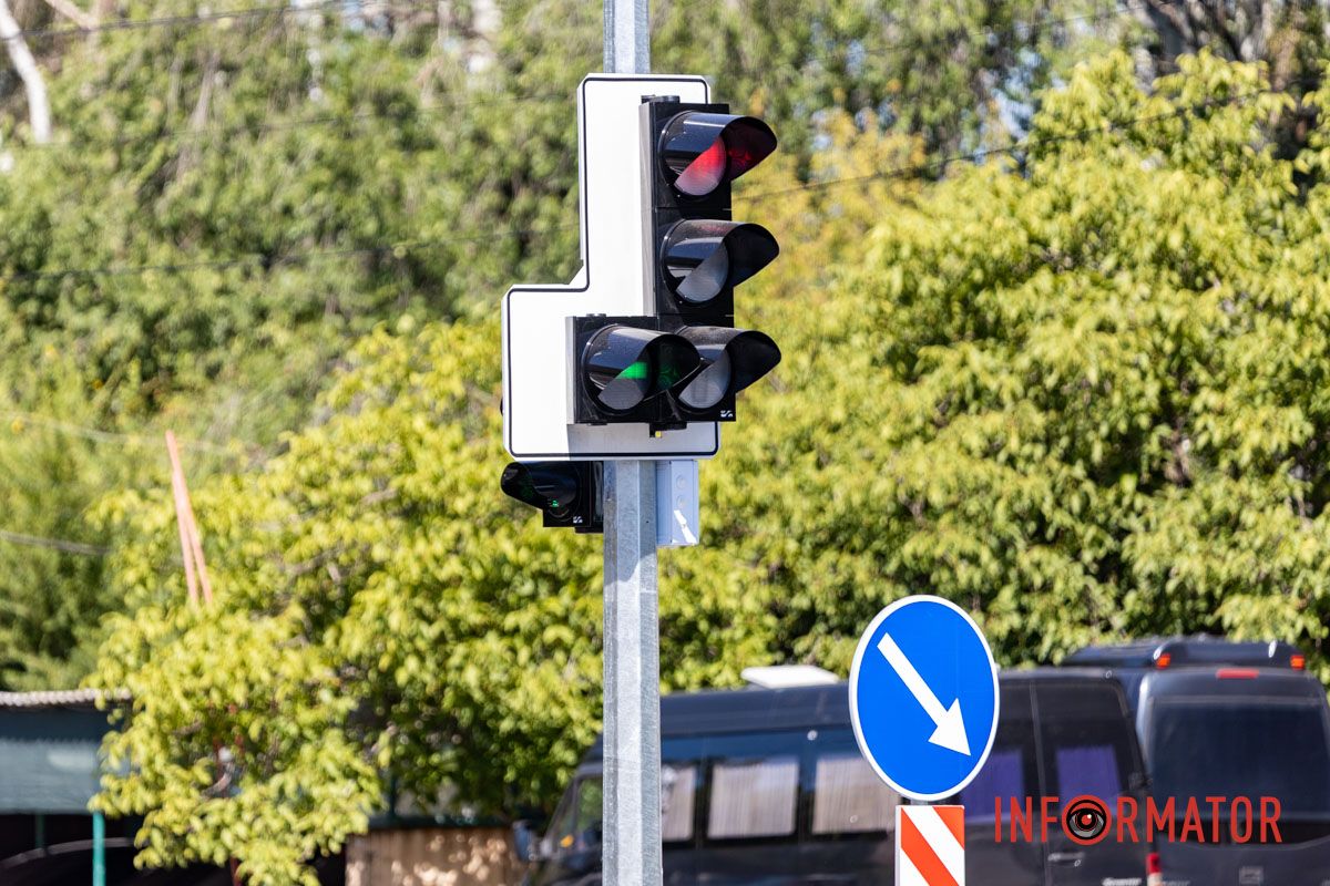 На этом участке — 8 полос движения