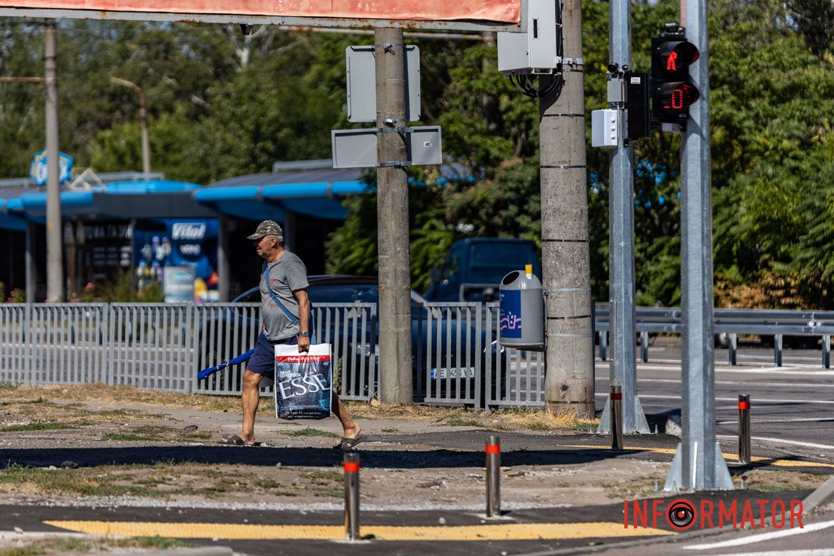 Пандусы занизили, положили тактильную плитку, установили блоки с речевым сопровождением.