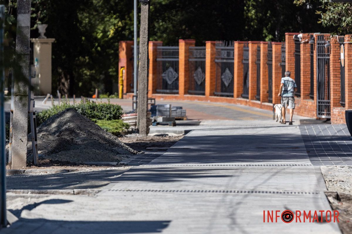 Веде у сторону парка Шевченка