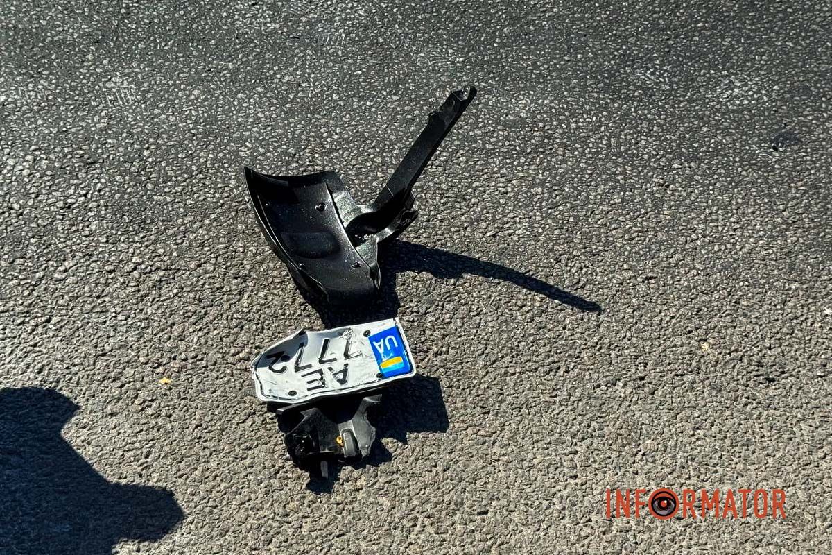 Там зіткнулись Mazda та мотоцикл Там зіткнулись Mazda та мотоцикл