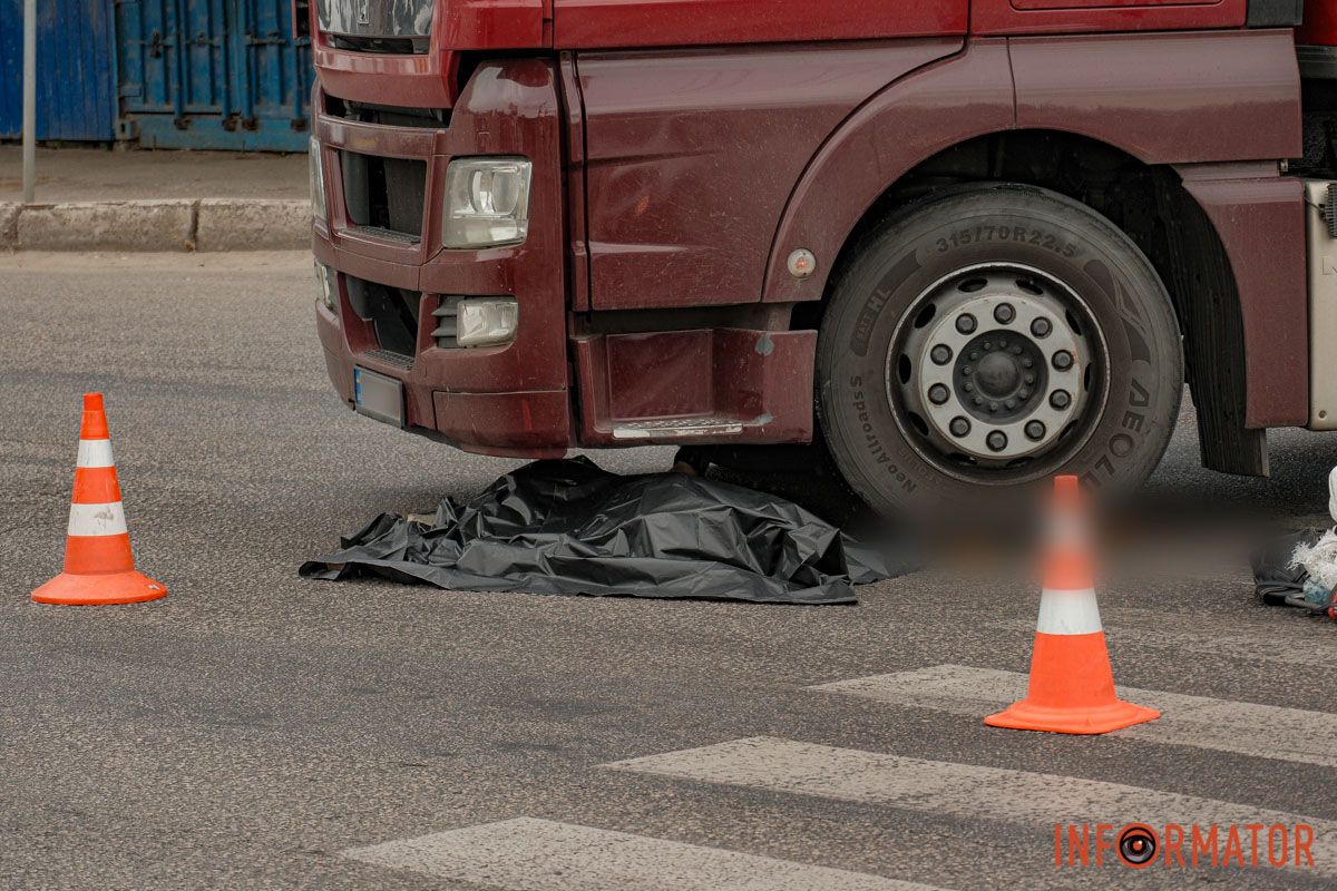 Рух по Донецькому шосе в бік "Каравану" ускладнено Рух по Донецькому шосе в бік "Каравану" ускладнено