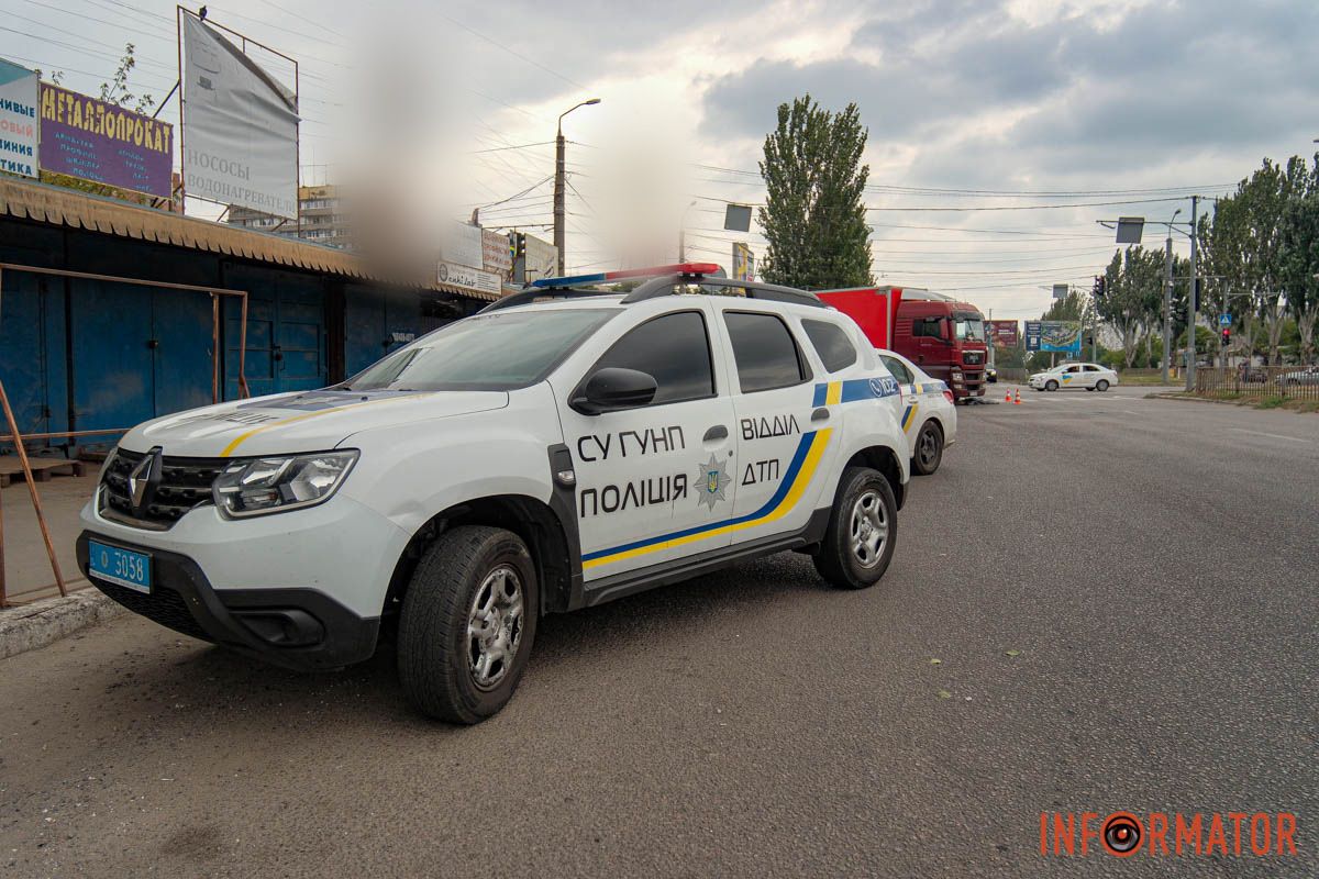 Вона потрапила в його "сліпу зону" Вона потрапила в його "сліпу зону"