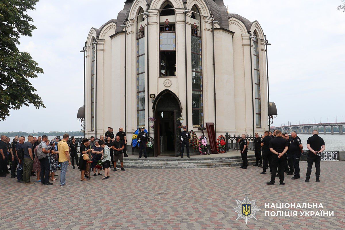 1 августа оборвалась жизнь участкового офицера Покровского райуправления полиции Игоря Самофалова 1 августа оборвалась жизнь участкового офицера Покровского райуправления полиции Игоря Самофалова