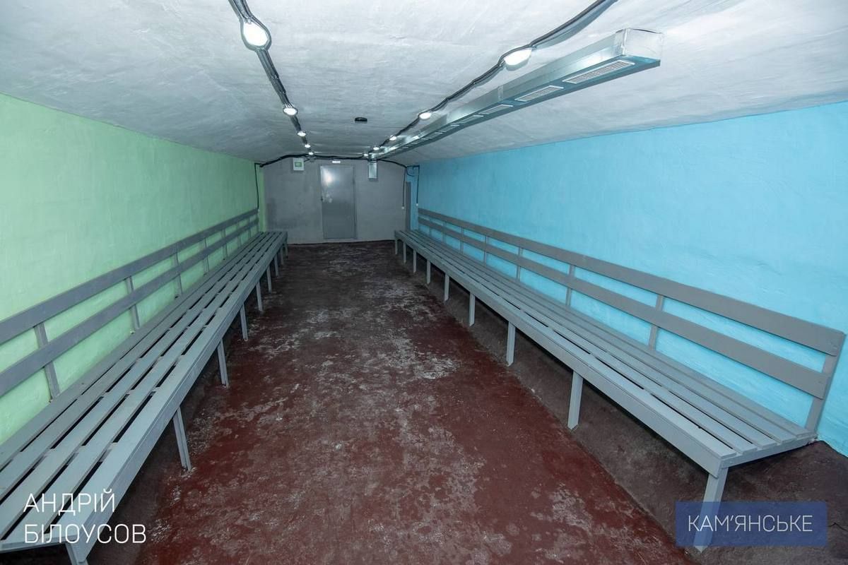 Він оглянув захисні споруди, що розташовані у закладах освіти, охорони здоров’я У Кам’янському є понад 400 укриттів: 3 – збудували «з нуля» 2