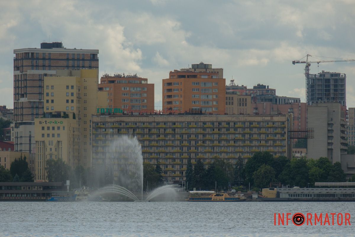 Уставший август