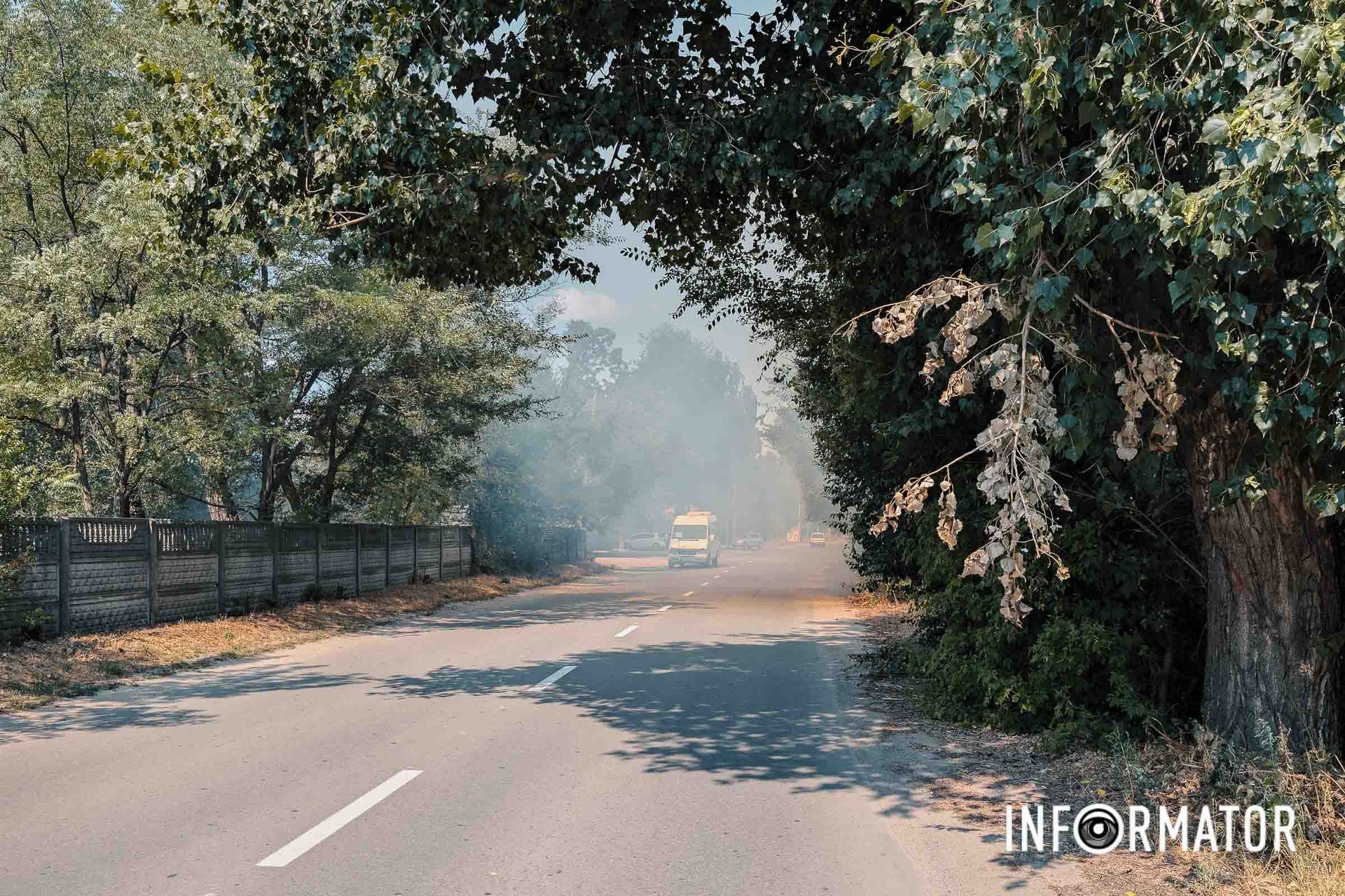 Полум'я сильно розійшлося в різних напрямках