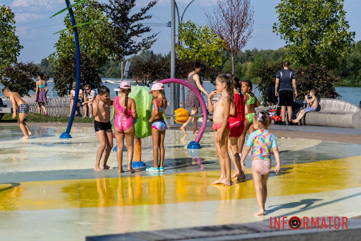 Старе покриття було слизьким і небезпечним Старе покриття було слизьким і небезпечним