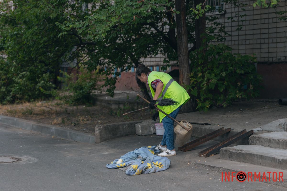 Взрывы были слышны по всему городу Выбиты окна и уничтожен частный дом: как выглядит Днепр после атаки дронами.