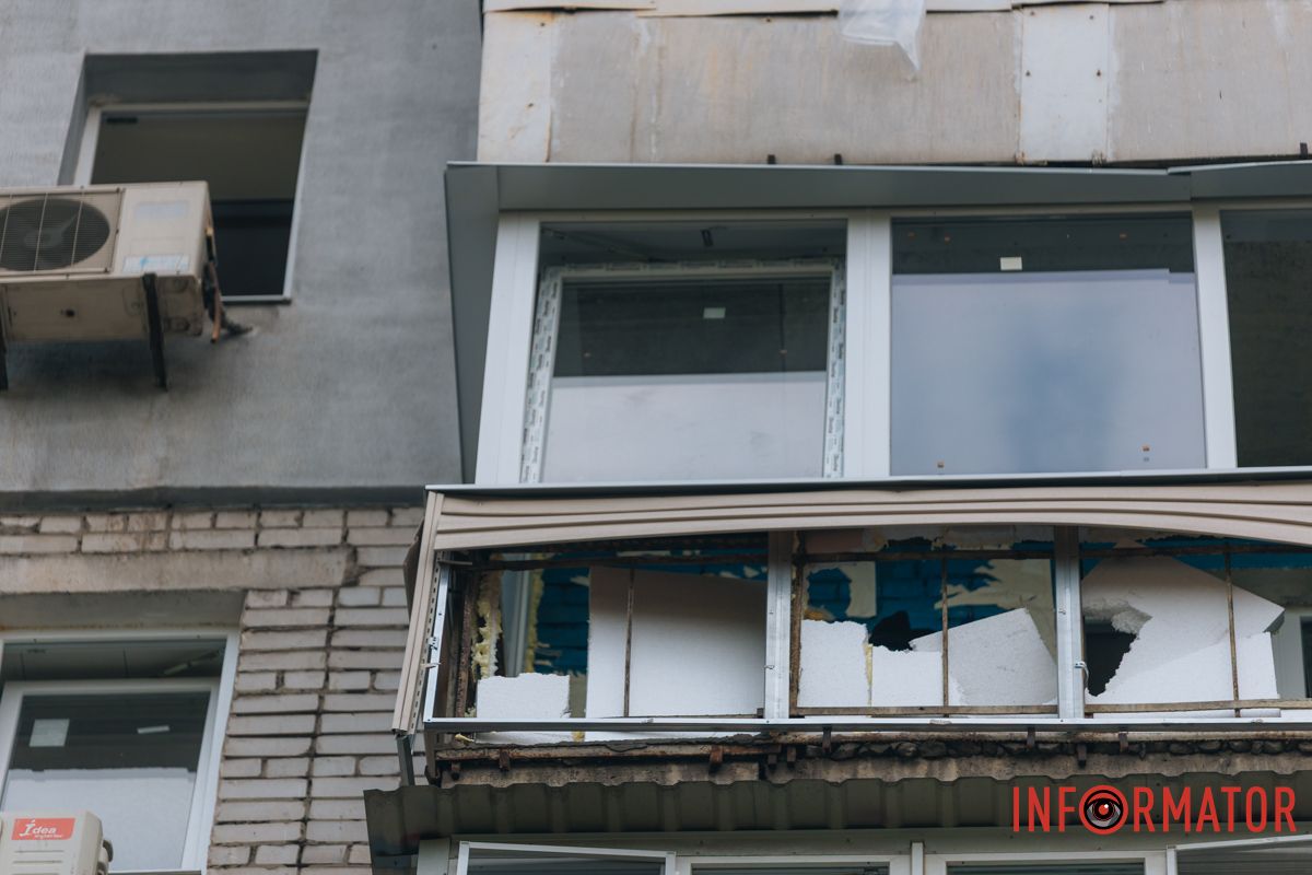 Россияне ранили четырех человек Выбиты окна и уничтожен частный дом: как выглядит Днепр после атаки дронами.