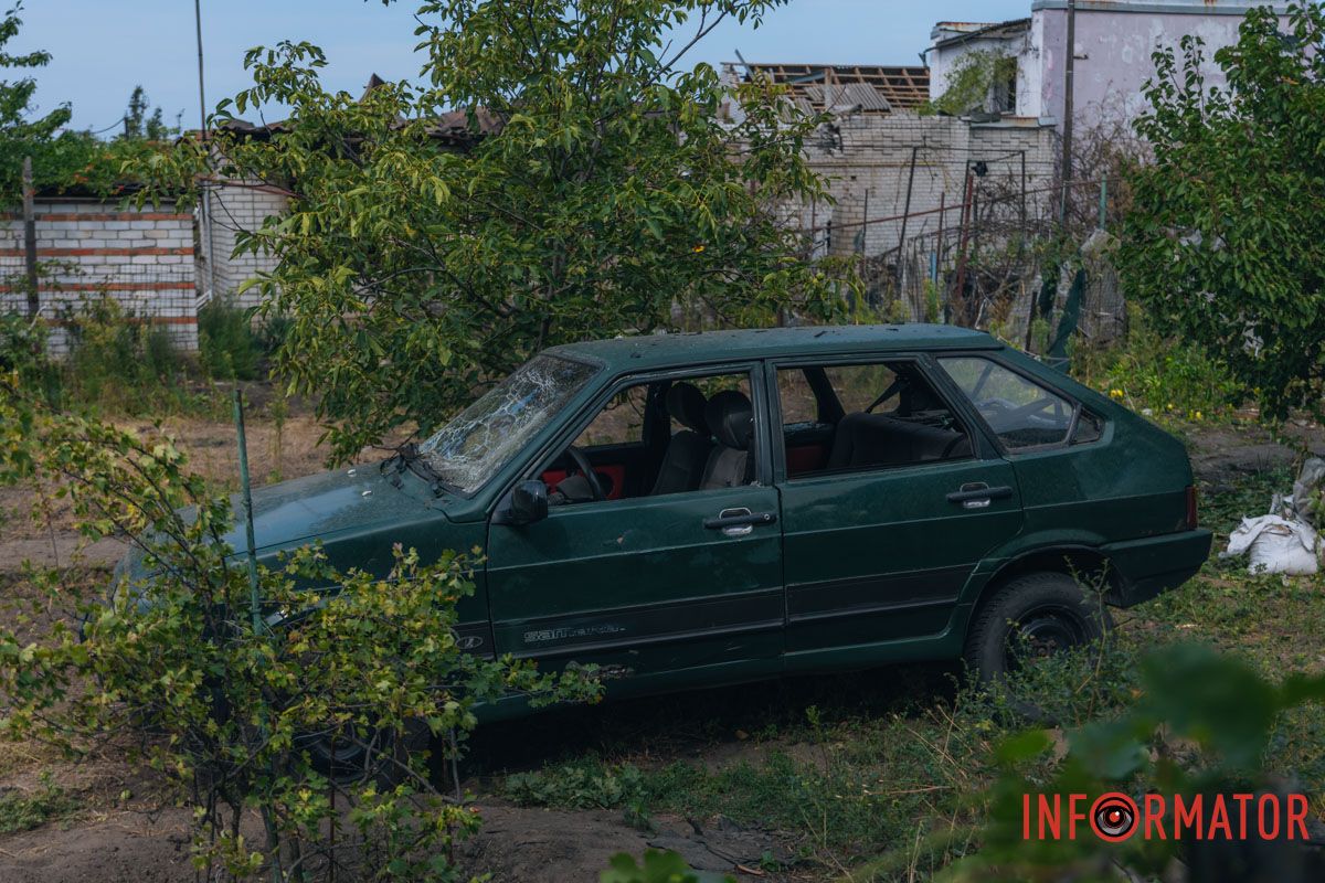 Поврежденный автомобиль Выбиты окна и уничтожен частный дом: как выглядит Днепр после атаки дронами 20