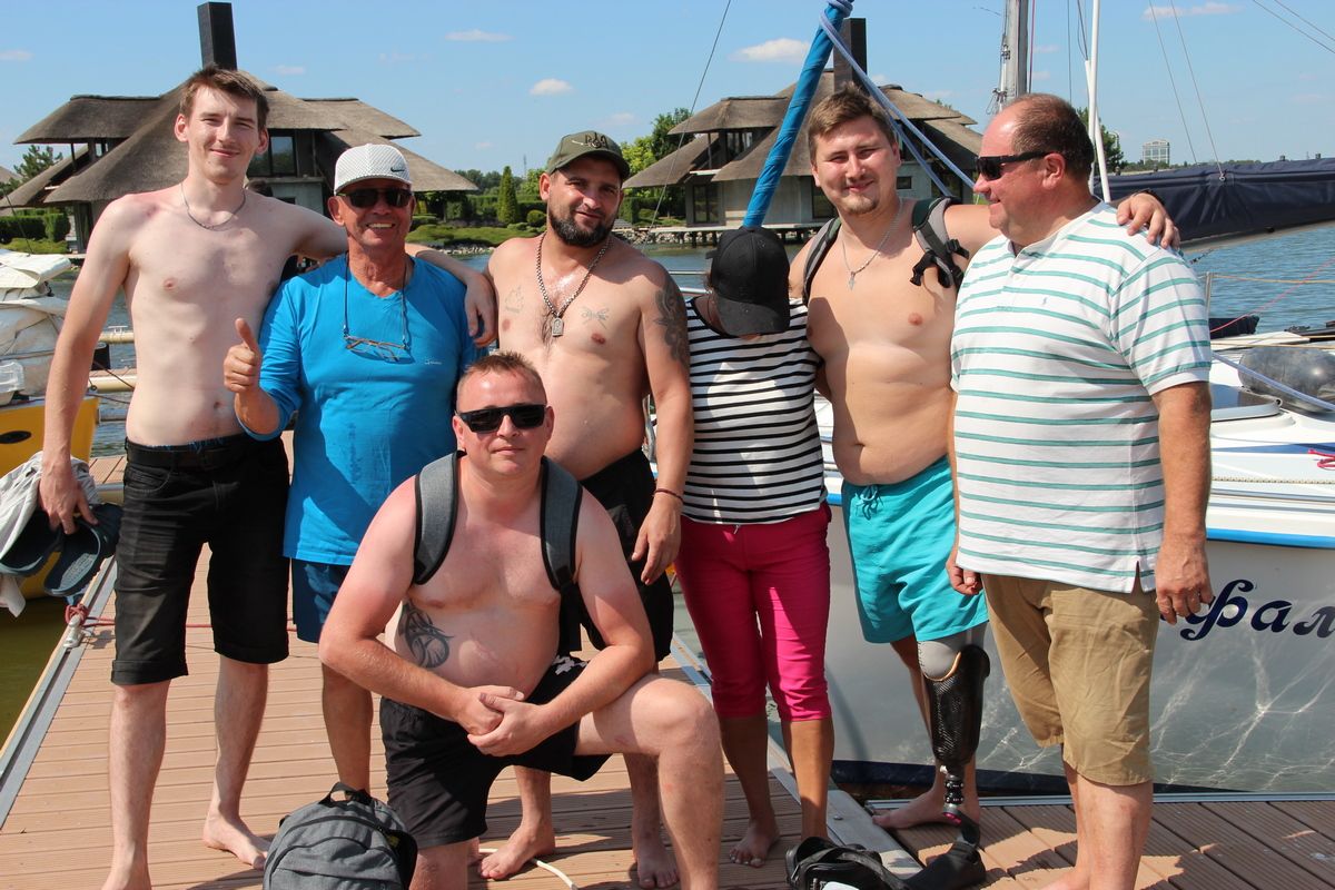 Відновити після фронту: “Інтерпайп” організував регату для ветеранів 7