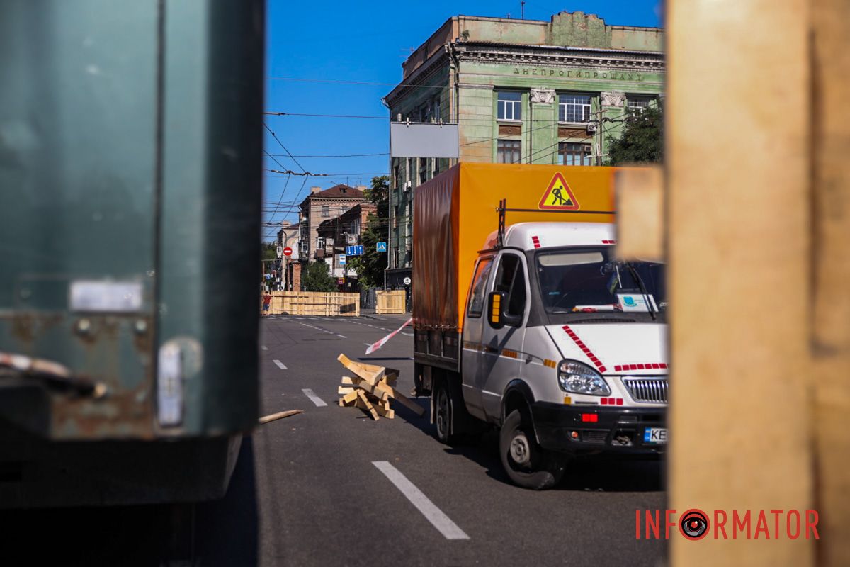 Незебаром почнуться дорожні роботи У Дніпрі на пів року перекрили центр міста: як курсуватиме громадський транспорт 7