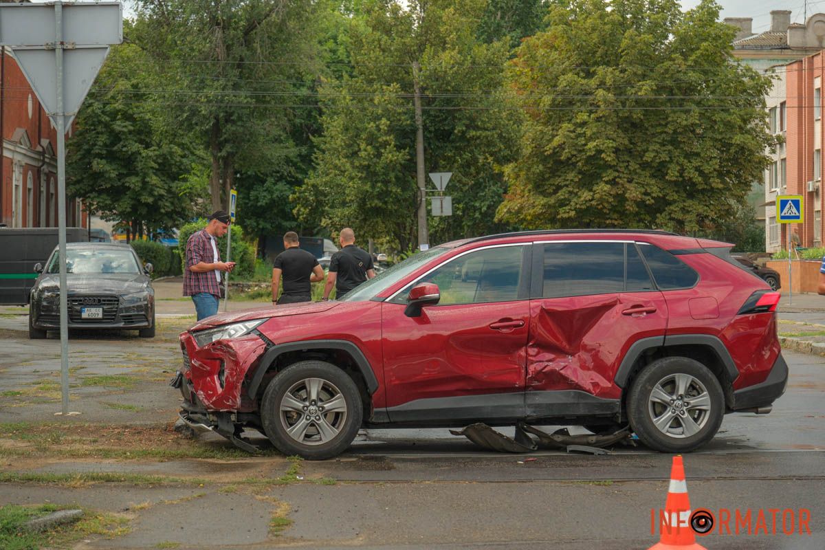 Рух з боку Філософської ускладнено Рух з боку Філософської ускладнено