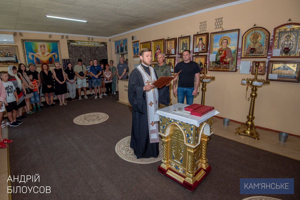 Кожен наш Захисник — приклад відваги та відданості, завдяки яким Україна стоїть і бореться Віддали життя за Україну: в Козацькій церкві Пресвятої Покрови вшанували пам’ять полеглих кам’янчан 6