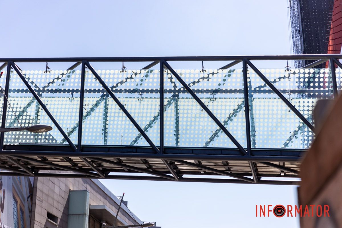 За проєктом він матиме скляну оболонку, виразну підсвітку та декоративні елементи