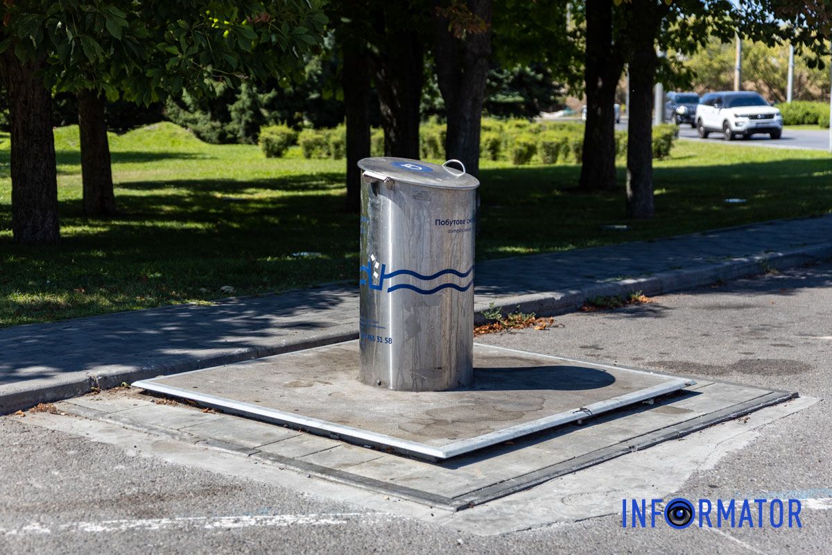 Сміття під землю: на Сонячній Набережній у Дніпрі встановили сучасні контейнери 1