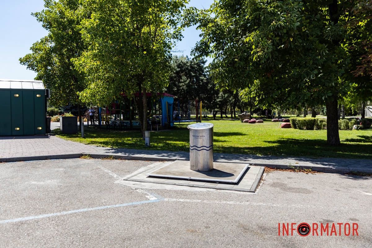 Сміття під землю: на Сонячній Набережній у Дніпрі встановили сучасні контейнери 6