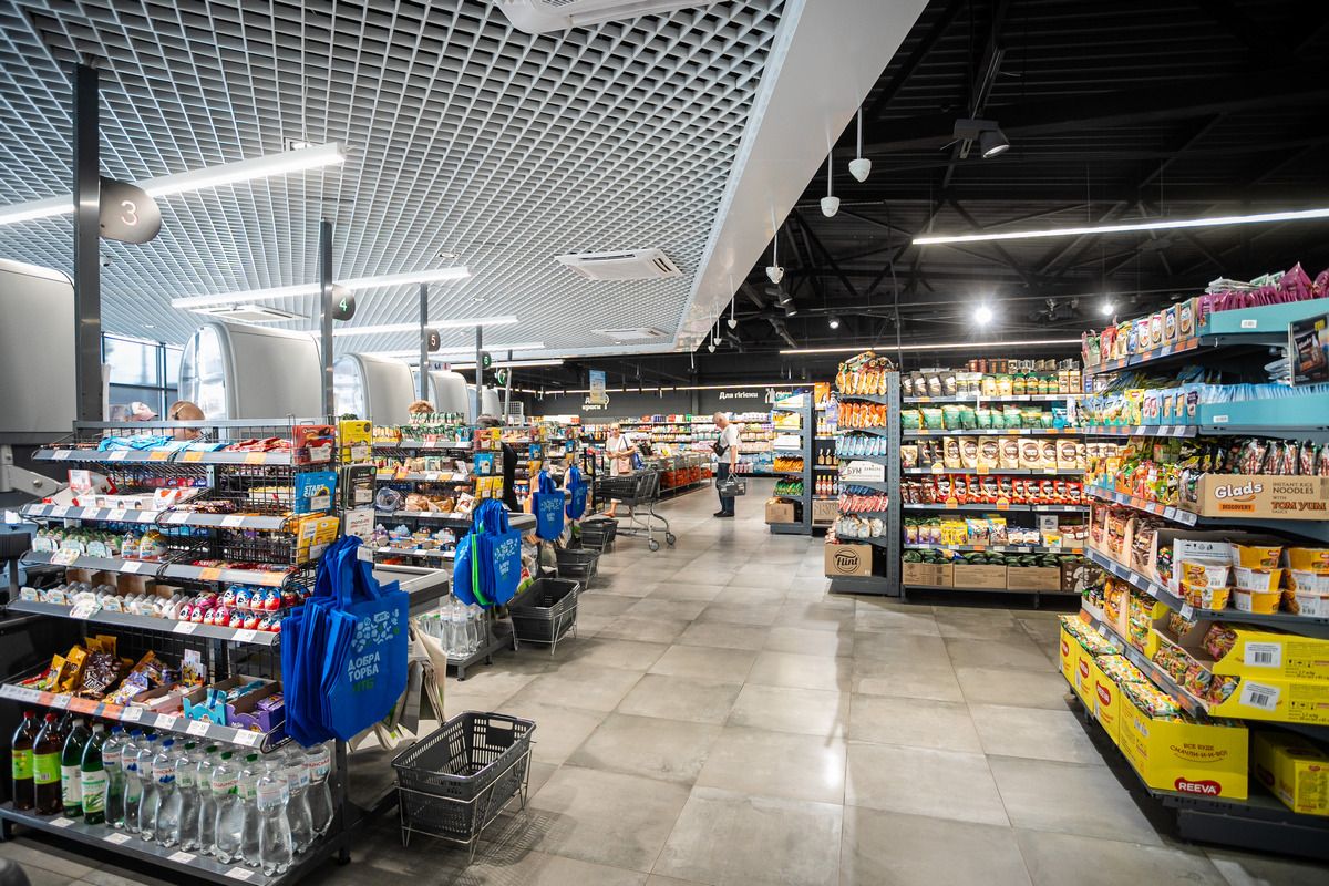 Кількість людей, які обирають мережу для постійних покупок, перевищує 3 мільйони "АТБ" встановила рекорд українського ритейлу — за рік у магазинах мережі українці роблять мільярд покупок 3