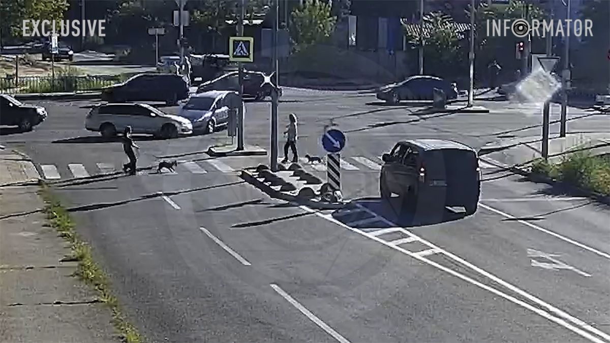 Відео моменту: у Дніпрі на Запоріжському шосе біля "Дафі" зіштовхнулись Volkswagen та Opel