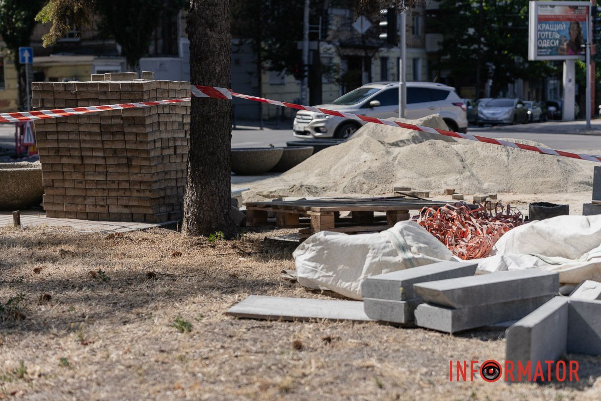 У Дніпрі на проспекті Дмитра Яворницького з’явилися підземні баки 1