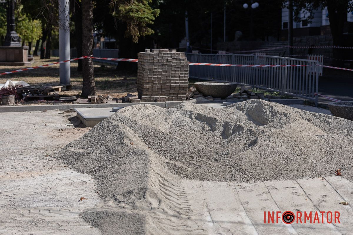 У Дніпрі на проспекті Дмитра Яворницького з’явилися підземні баки 5