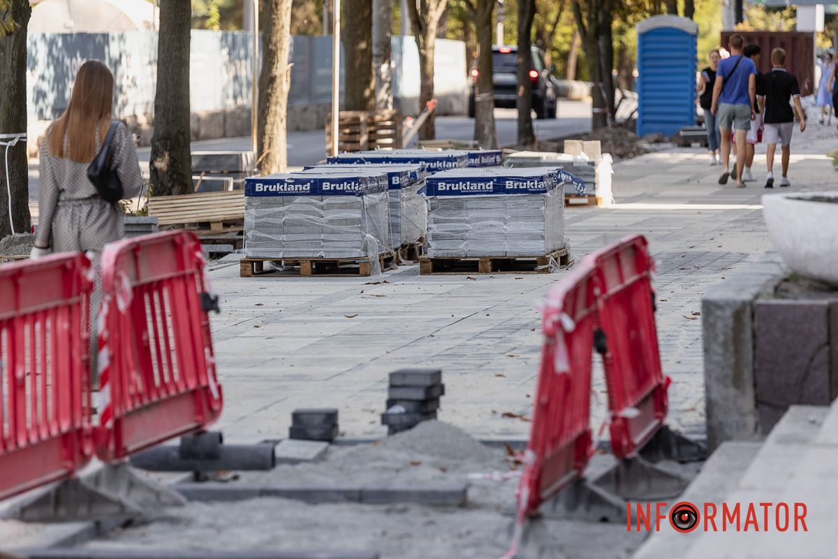 Часть дороги покрыли брусчатку