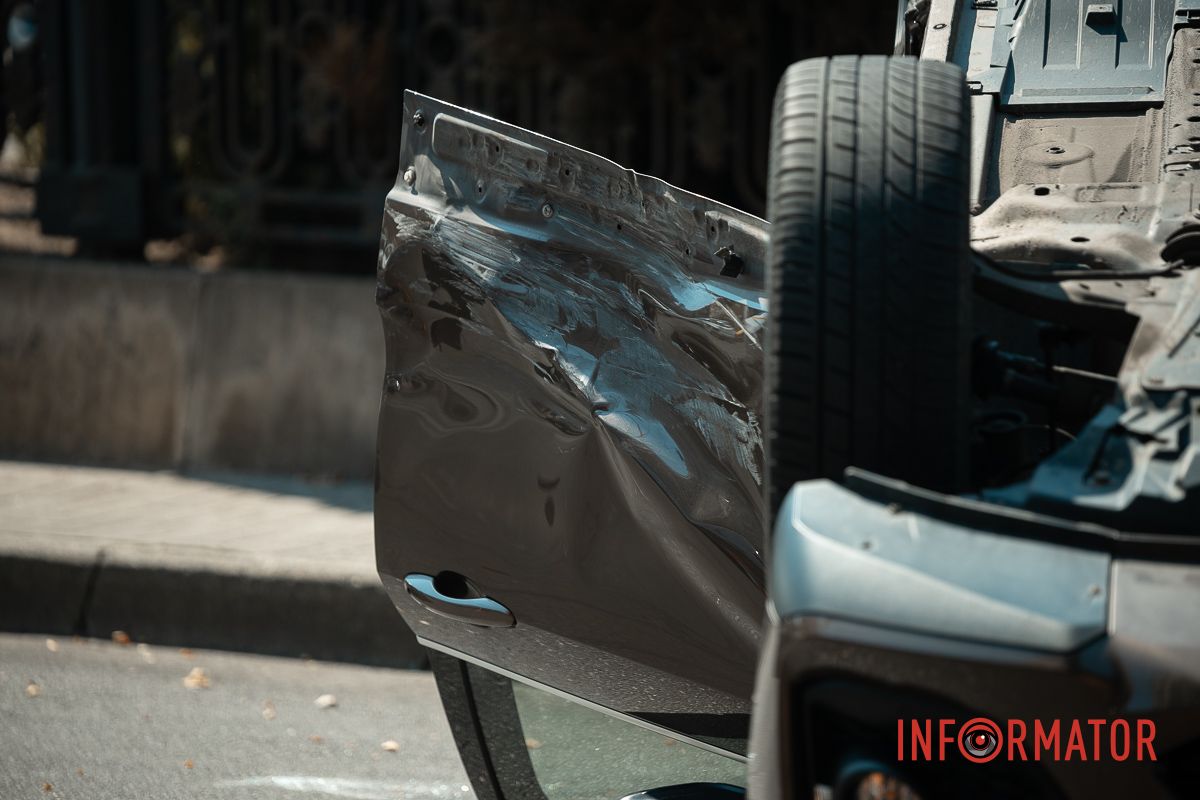 Станом на 11:20 на місці працюють патрульні та слідчий з ДТП