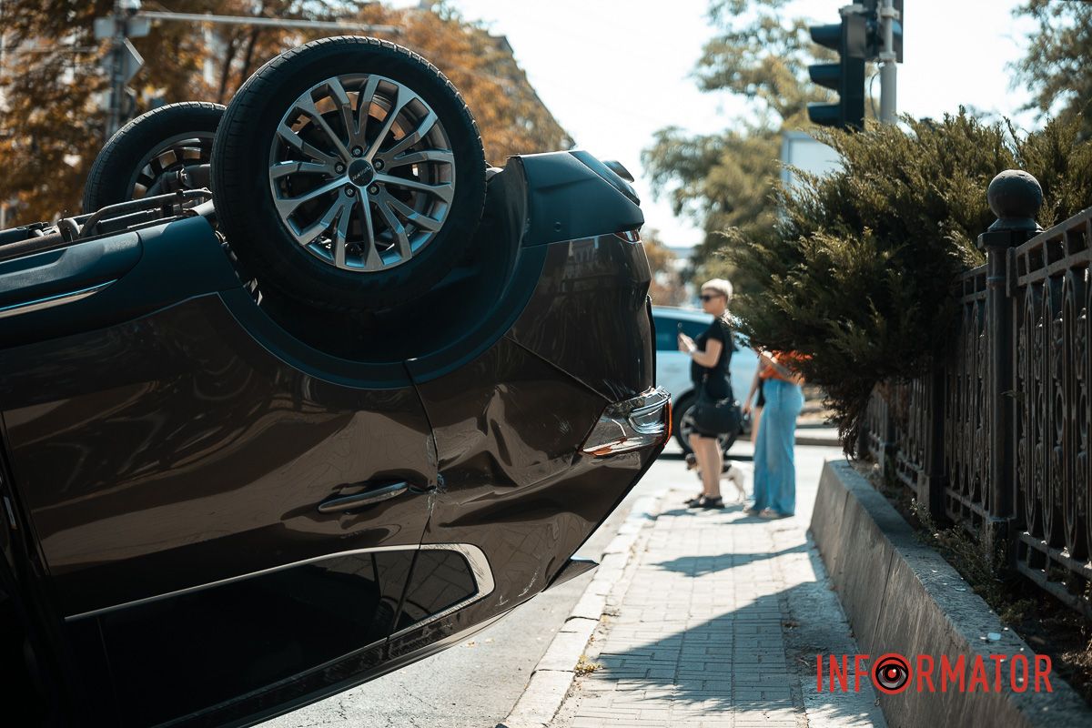 Зайняті дві смуги проспекту Яворницького у бік залізничного вокзалу