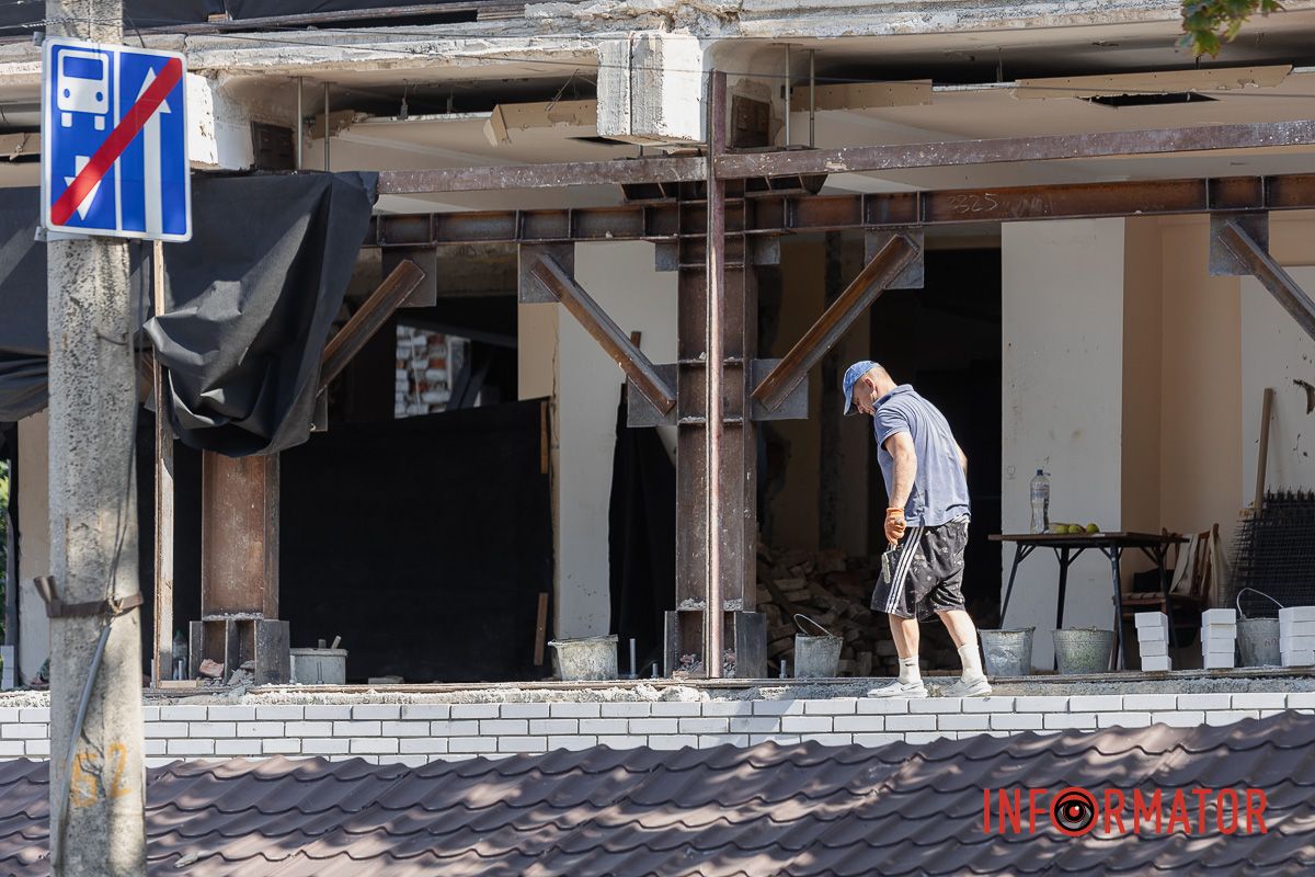 В Днепре продолжается капитальный ремонт общежития №2, едва не ушедшего под землю в 2019 году.