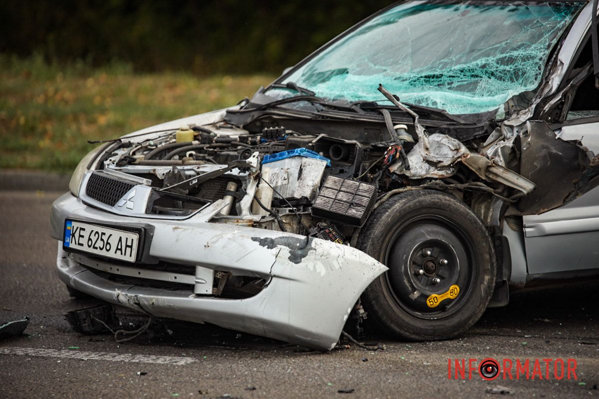 Попередньо, мікроавтобус виїжджав з АЗС Попередньо, мікроавтобус виїжджав з АЗС
