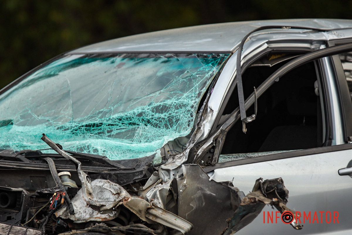 У цей час у бік центра по Набережній Заводській їхала Mitsubishi У цей час у бік центра по Набережній Заводській їхала Mitsubishi