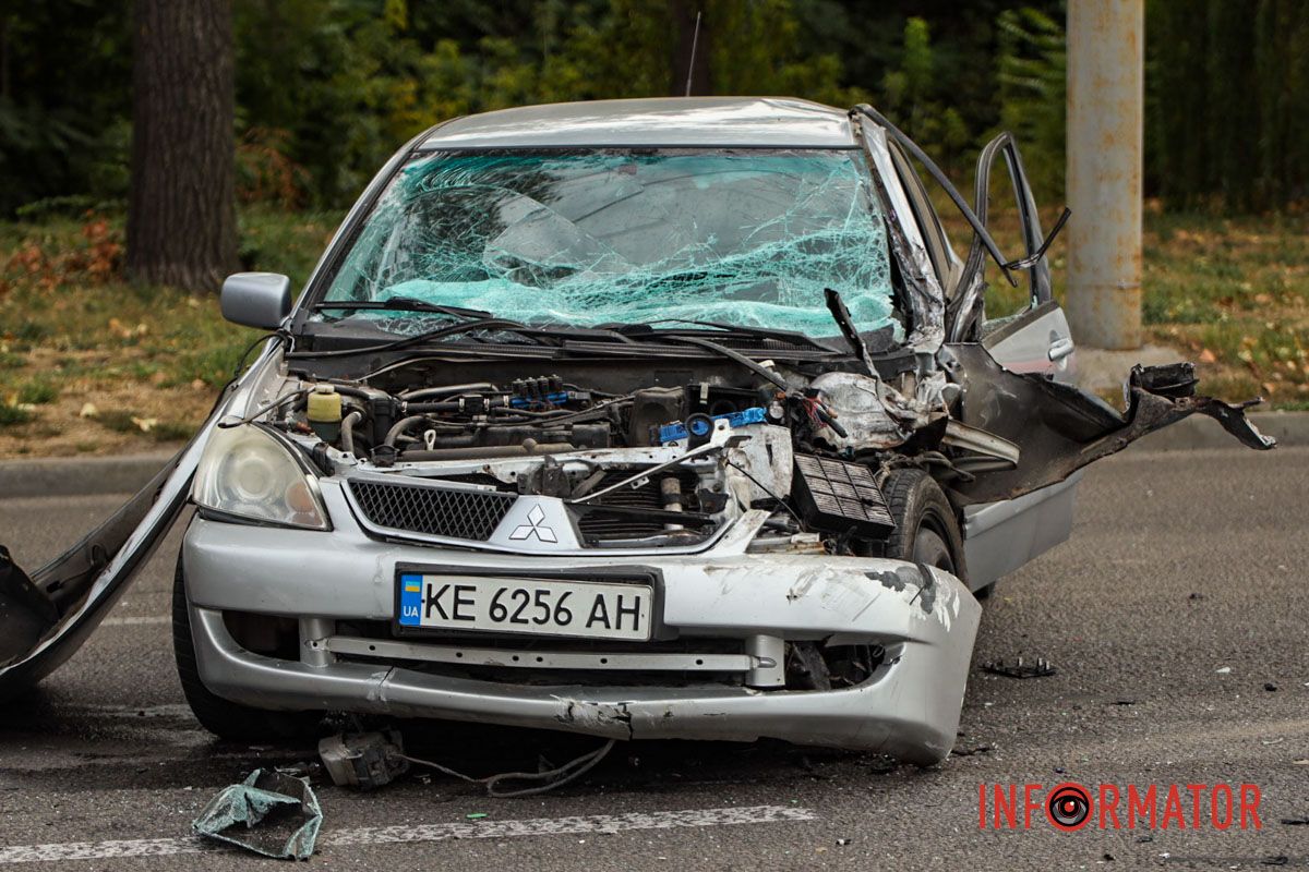 Транспортні засоби зіткнулись Транспортні засоби зіткнулись