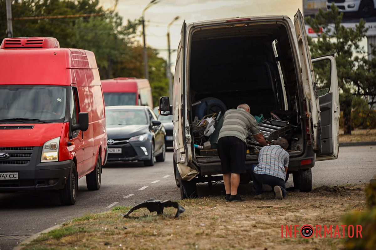 У бік центра зайняті 3 з 4 смуг У бік центра зайняті 3 з 4 смуг