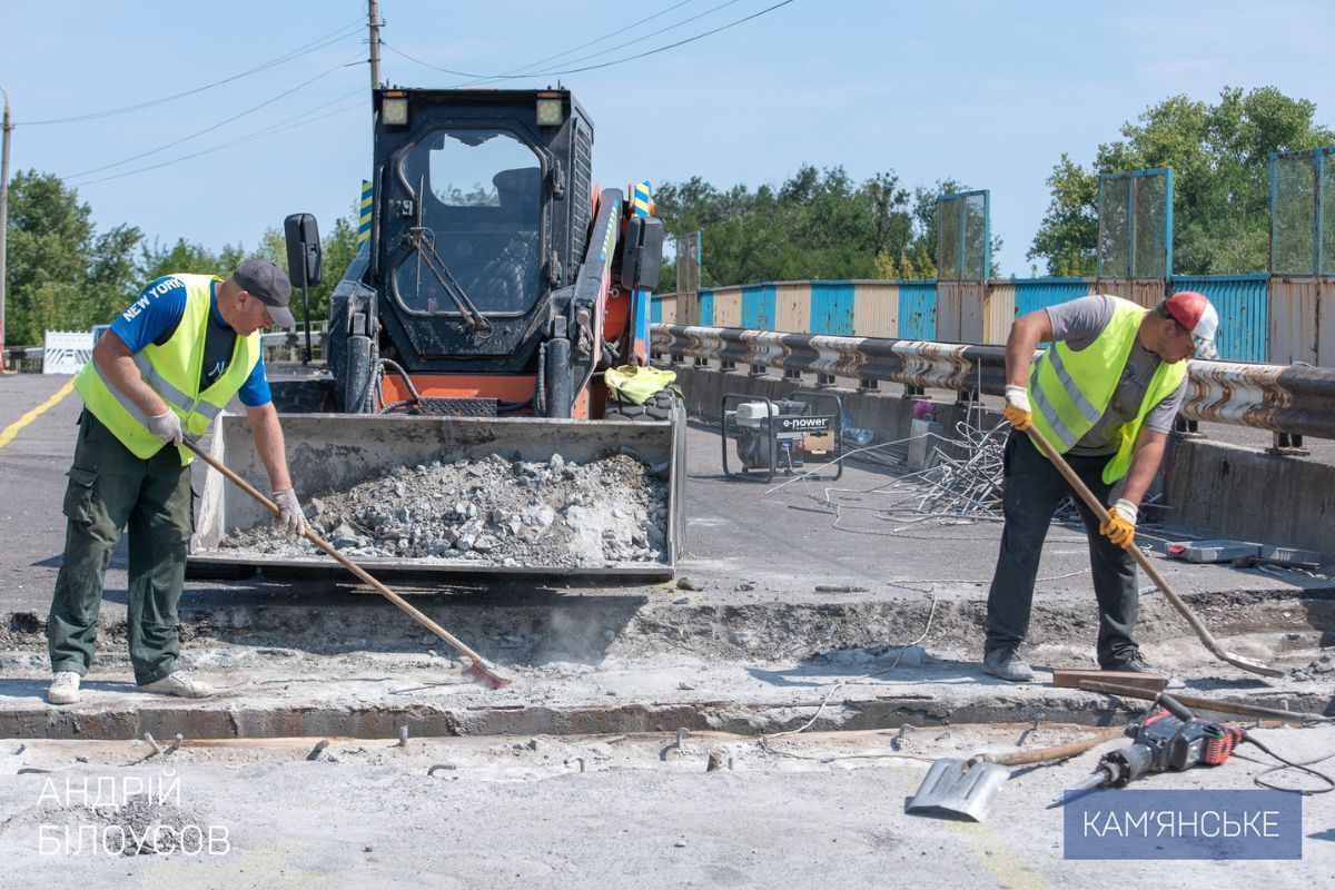 Там оновлюють деформаційні шви, які вже відпрацювали свій час