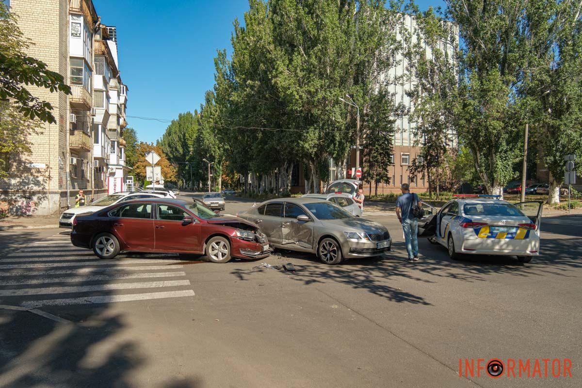 Дорогою розлетілися уламки