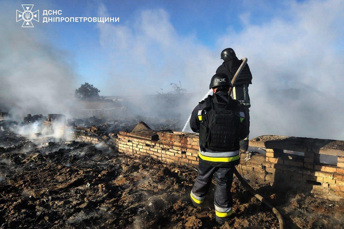 «Всі плачуть»: у ДСНС показали, що залишилося від ліцею у Дніпропетровській області, який ворог знищив безпілотниками 5