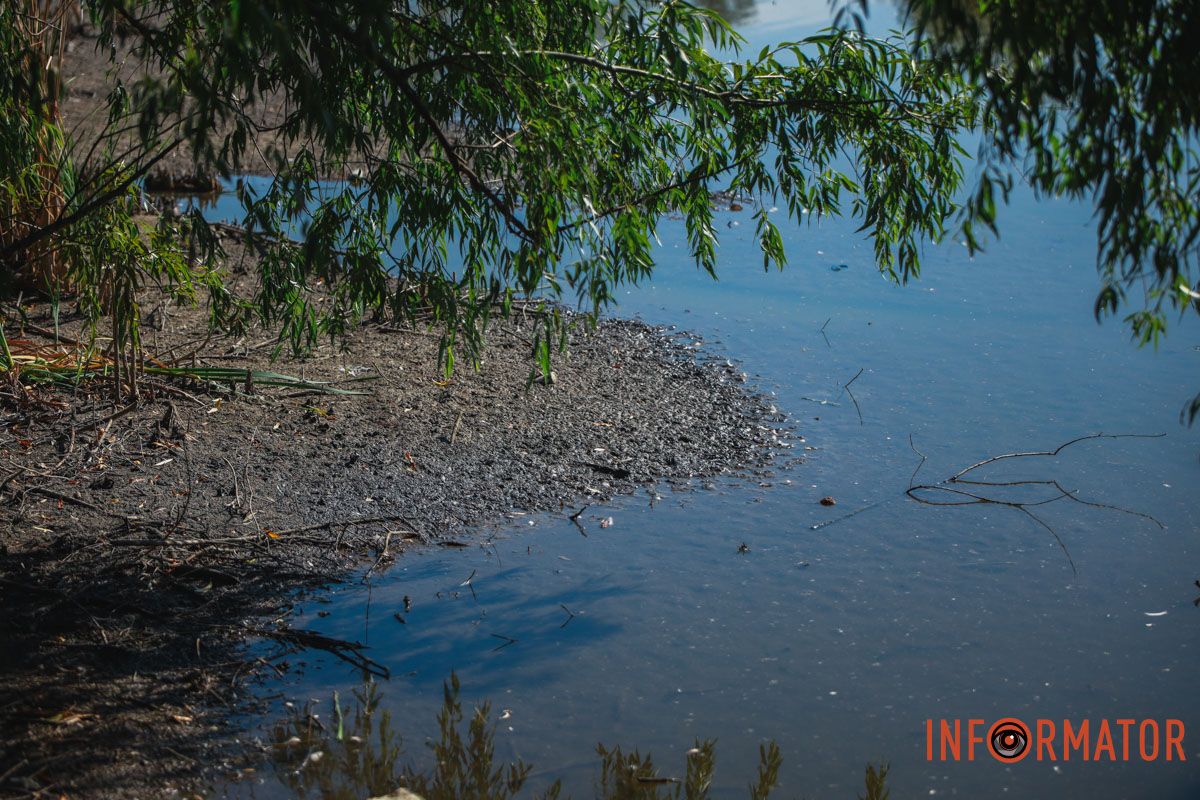 Отметим, что в начале озера обмеление почти не заметно. Отметим, что в начале озера обмеление почти не заметно.